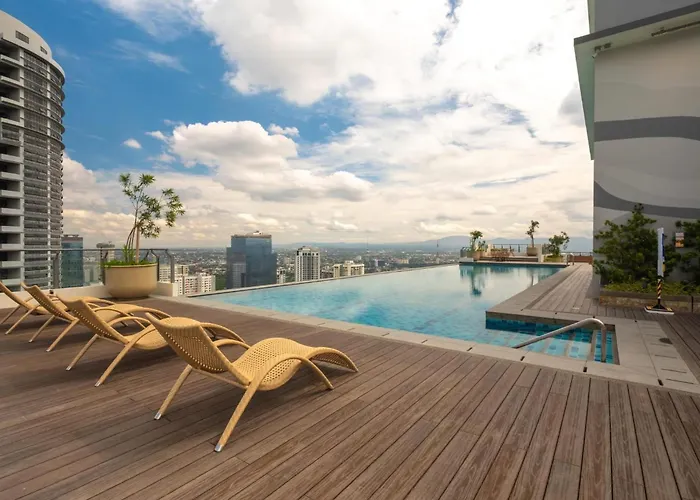 The Retrograde At The Crestmont * Manila